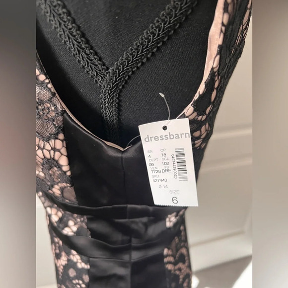NWT  | Jax | Black Lace Cocktail Dress | Size 6 [49] - Picture 4 of 8